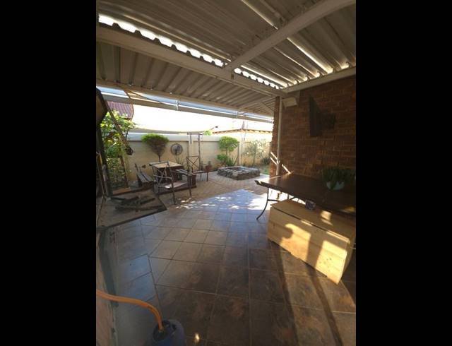 3 BEDROOM TOWNHOUSE FOR SALE IN MONTANA